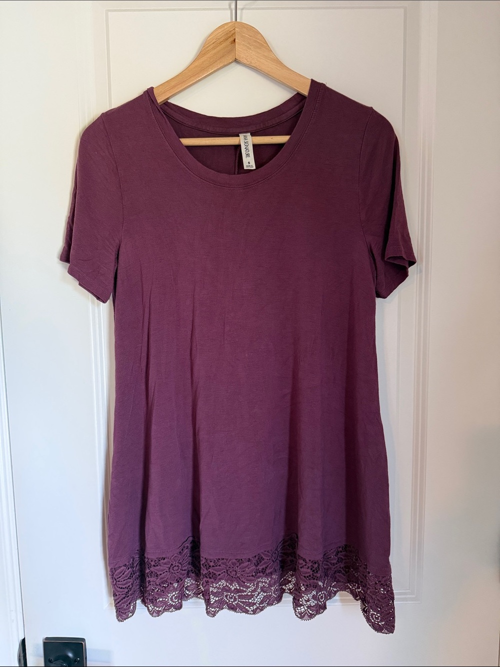 Women’s Plum Short Sleeve Lace-Hem Tee